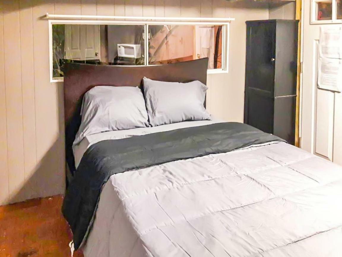 Homestay Co-ed Dorm With Fantastic Patio! *